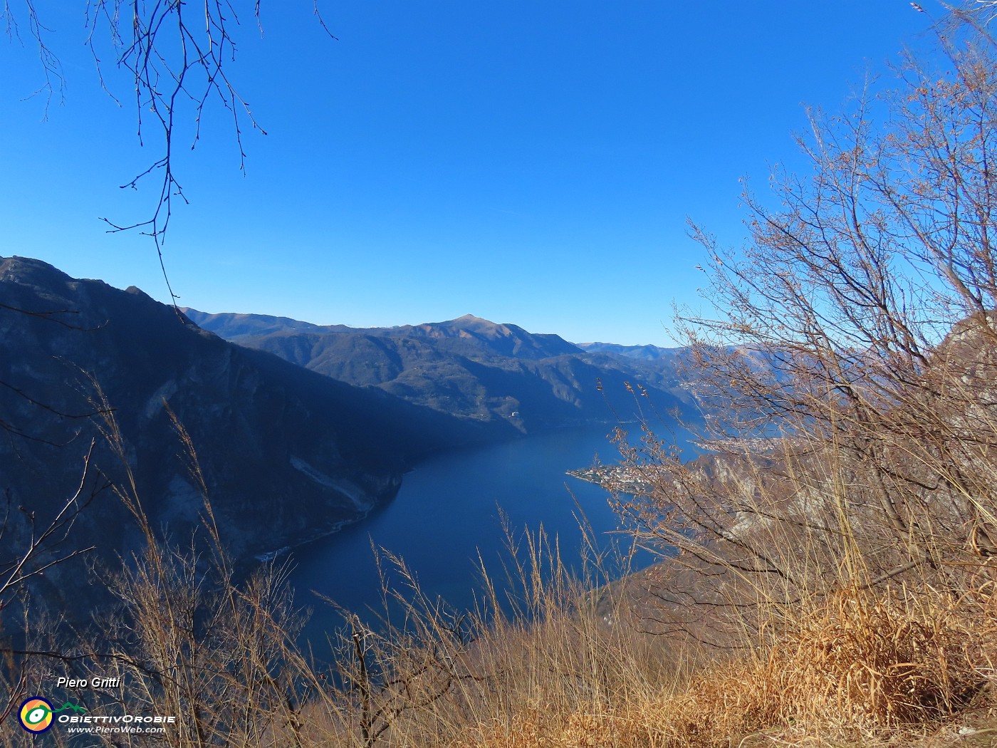 46 Rampatina fin ale con vista sul Lago di Como (ramo di Lecco).JPG